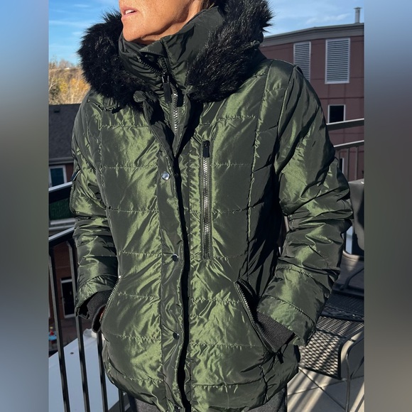 Winter Puffer Jacket Forest Green. Like new condition - Picture 1 of 7